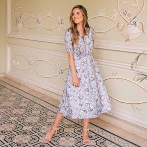 Gal Meets Glam Blue Floral Midi Dress